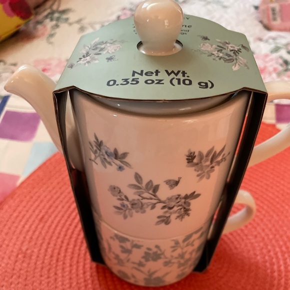 Laura Ashley tea for one ceramic tea pot and cup with teabags.stackable, floral - Picture 1 of 3